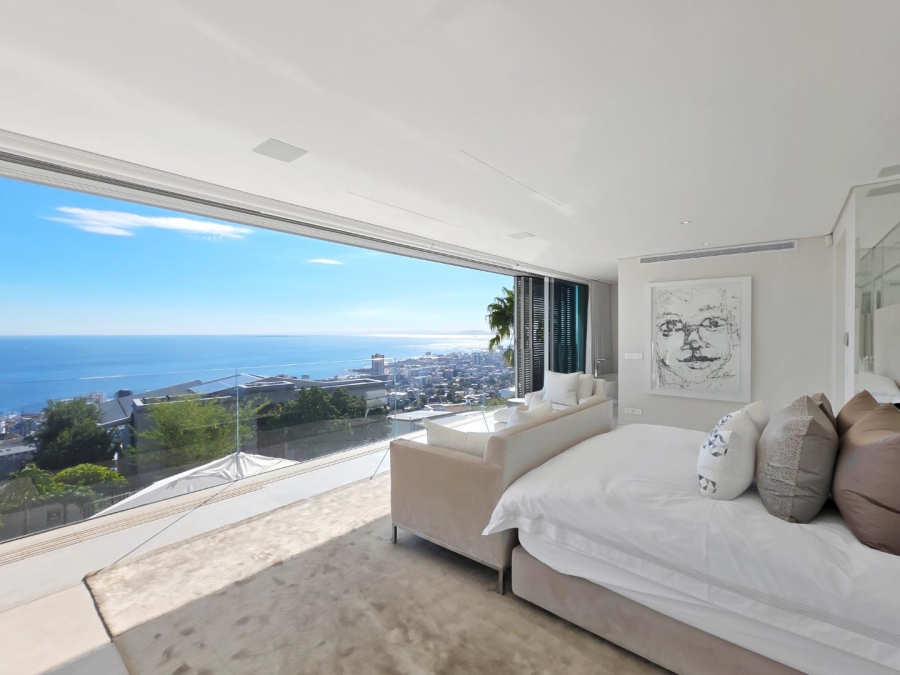 5 Bedroom Property for Sale in Fresnaye Western Cape